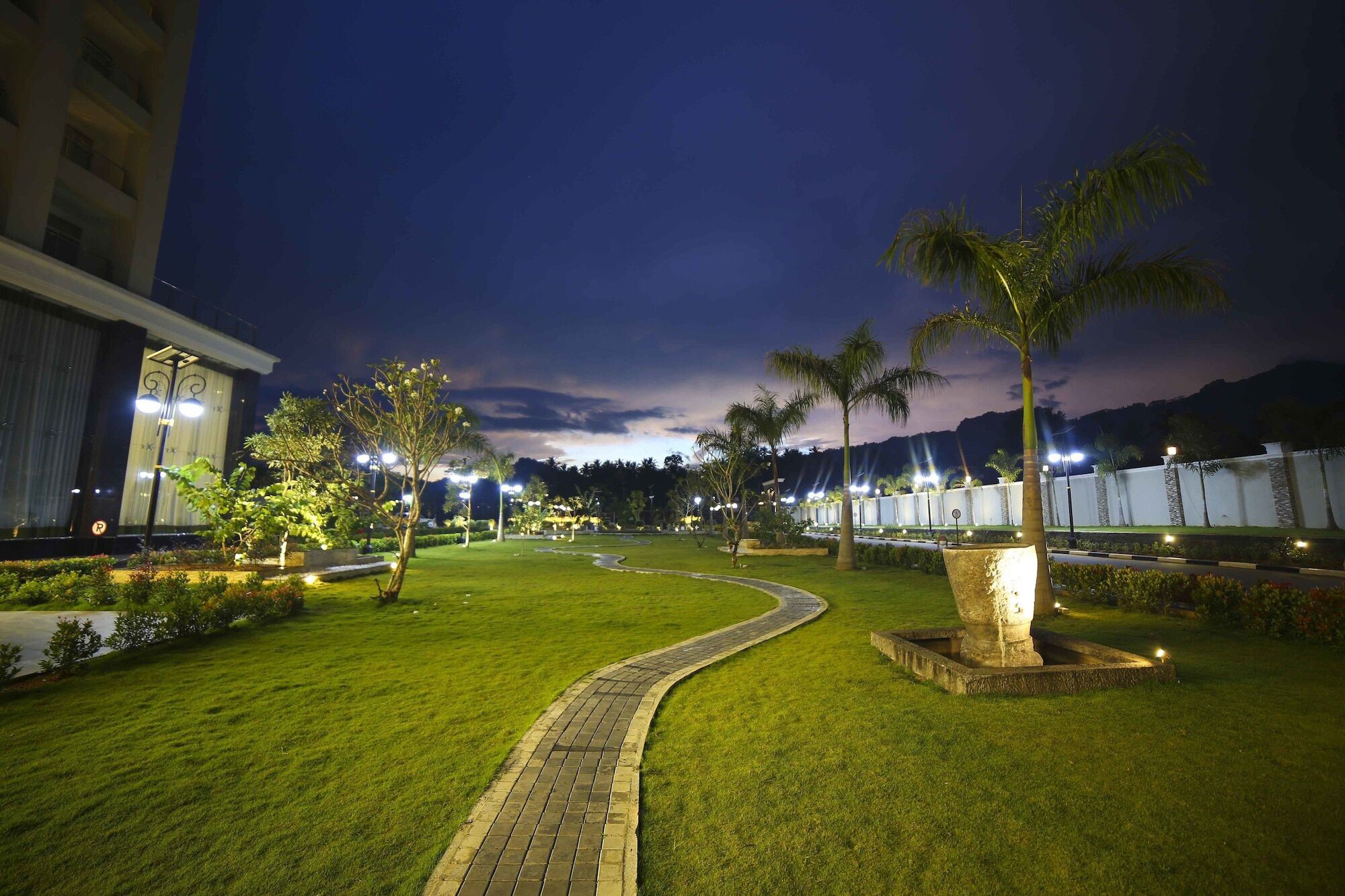 The Grand Mountain Hotel Matale Exterior foto